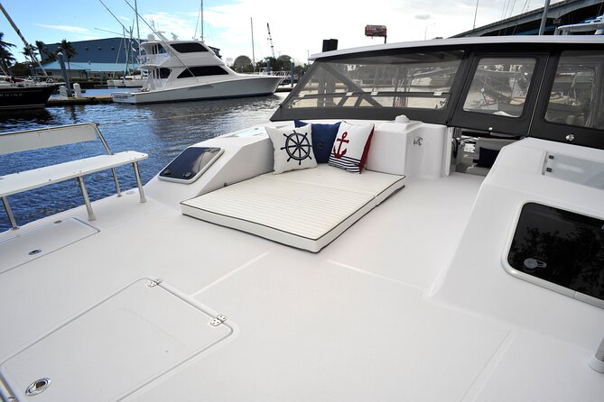 Private Luxury Power Catamaran. Enjoy USVI Aboard MV Hydra - Drinks, music, and staying dry: the onboard details that matter