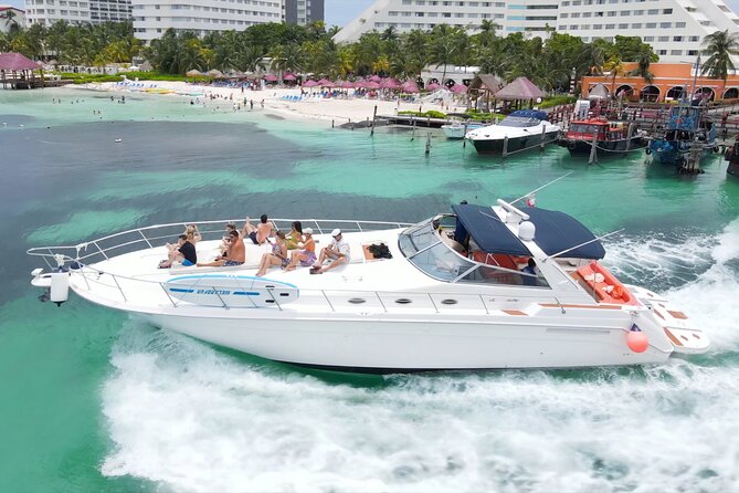 Private Luxury Yacht 55FT Rental in Cancun - Why a 55-Foot Private Yacht Works So Well in Cancun