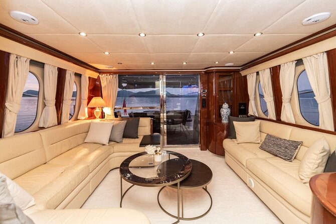 Private Luxury Yacht Cruise on Bosphorus - Fortresses That Still Feel Serious: Rumeli Hisarı and Anadolu Hisarı