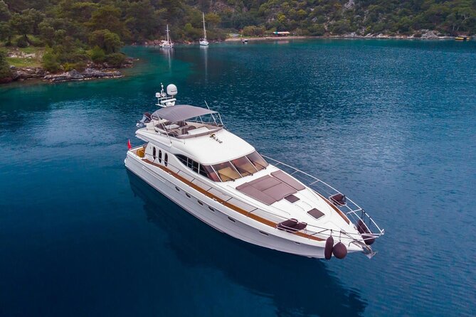 Private Luxury Yacht Cruise on Bosphorus - Maiden’s Tower: Legend, Skyline, and That Tiny-Island Feeling