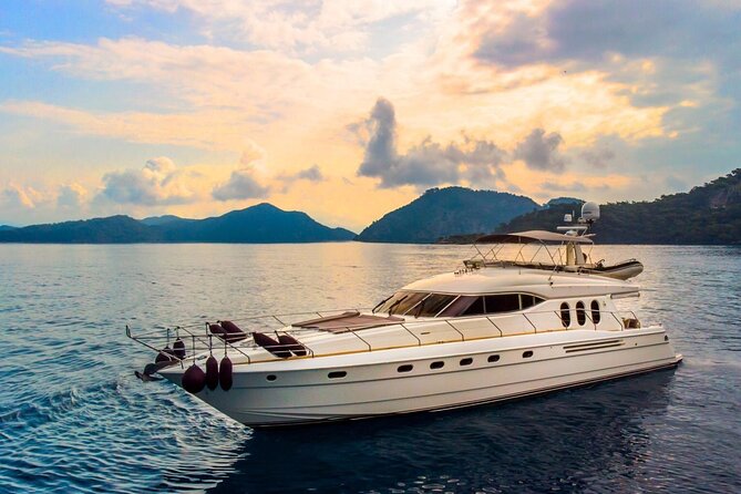 Private Luxury Yacht Cruise on Bosphorus - Dolmabahçe and Çırağan Palaces: Ottoman Power, Seen Up Close