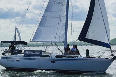 Private Sail New York with Brooklyn Sail (Reserve the entire boat) - Meeting at 8 Joralemon St: getting on the water fast