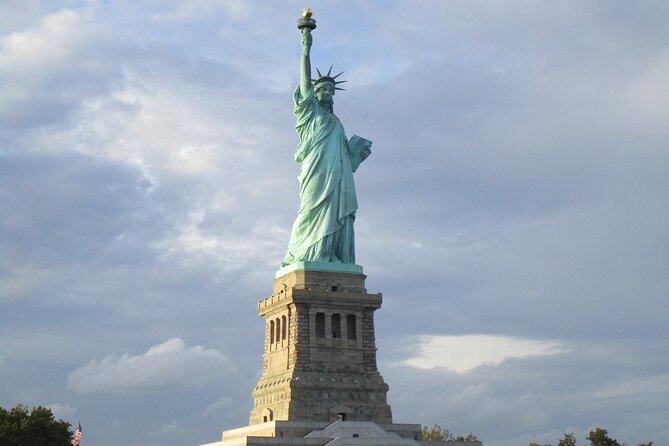 Private Sail New York with Brooklyn Sail (Reserve the entire boat) - What to bring for a smoother ride (and better photos)