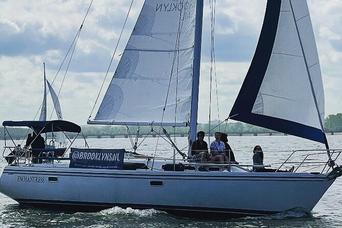 Private Sail New York with Brooklyn Sail (Reserve the entire boat) - Meeting at 8 Joralemon St: getting on the water fast
