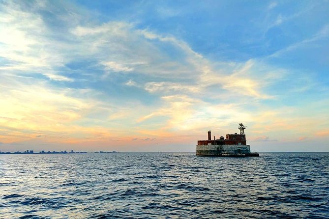 Private Sailing on Beautiful Lake Michigan - Navy Pier, Chicago - Soldier Field and the old colonnades: stadium history from the water