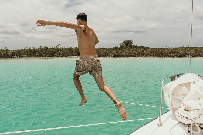 Private sailing tour of Bacalar Lagoon - Rain, weather, and comfort reality