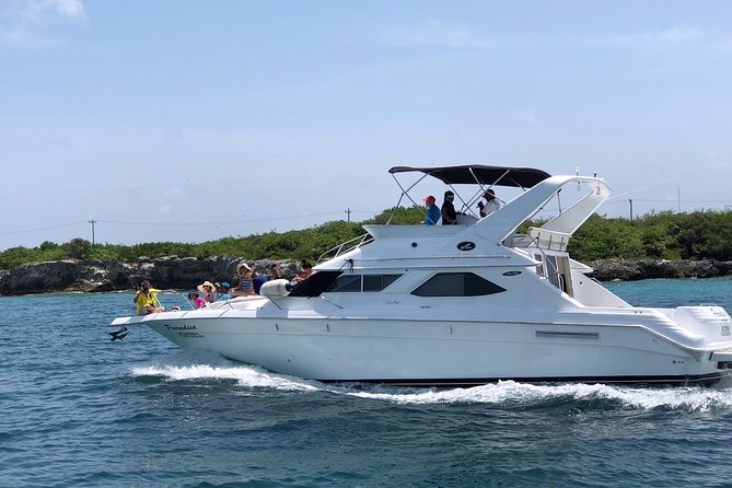 Private SeaRay 47ft Yacht Rental Cancun 23P6 - Crew and onboard vibe: safety, fun, and real personalities