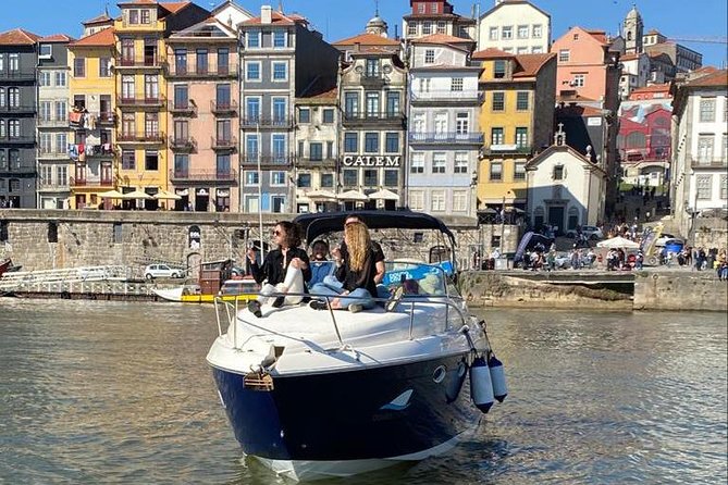 Private tasting in the Douro (1 to 7 people) on a yacht for yourself - How long is 2 hours really? Perfect for your first or last day in Porto