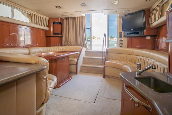 Private Yacht - 46 ft SeaRay Cancun Bay Snorkel 23P4 - Dock fee and the small costs that can change your math