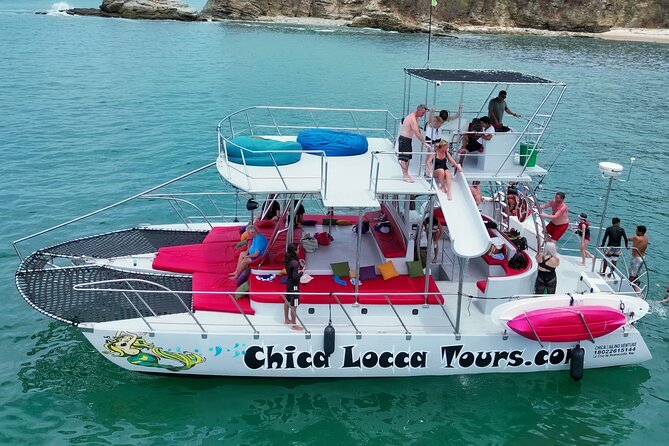Private Yacht Charter ChicaFUN 3 Waterslides All Inclusive - All-Inclusive Open Bar: What You Get On Board