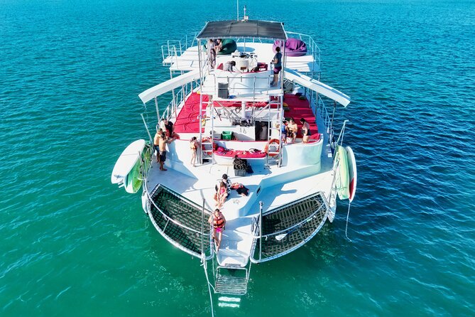 Private Yacht Charter on ChicaFun 1 Waterslides all inclusive - Quick take: what makes this charter worth your time