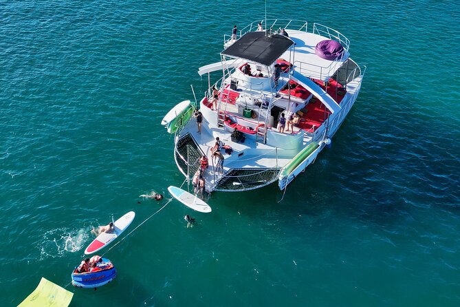 Private Yacht Charter on ChicaFun 1 Waterslides all inclusive - Getting to the boat: meeting point rules, pickup options, and why timing matters