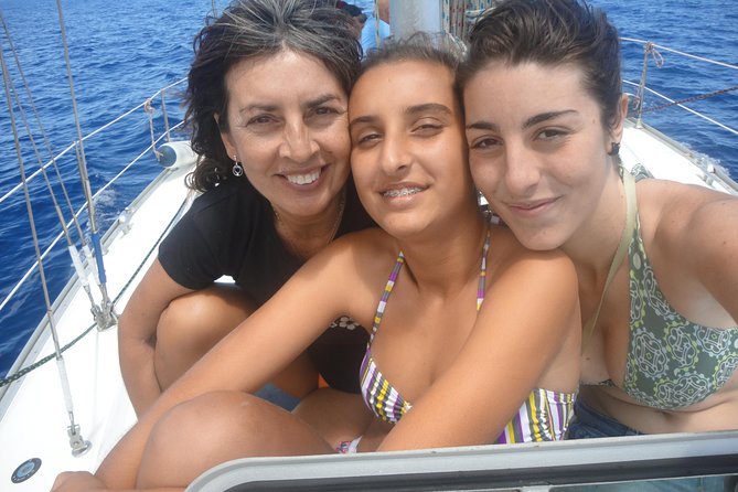 Private Yacht Excursion from Puerto Colon 3 hours - Food, drinks, and that crew-to-you service style