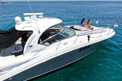 Private Yacht Sea Ray all-inclusive charter in Cabo - What’s included: open bar, snacks, and water gear that keep the day moving