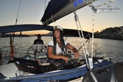 Puerto Banús by Sailboat: Discover Marbella’s Luxury Coast - Marbella to Puerto Banús from offshore: views, a guided shore moment, and a quick walk