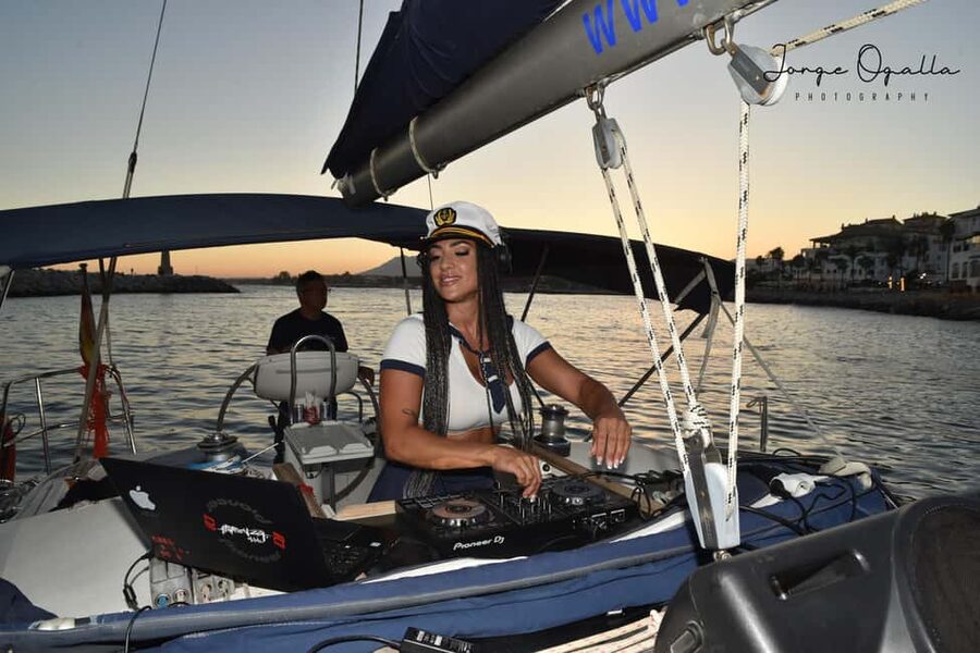 Puerto Banús by Sailboat: Discover Marbella’s Luxury Coast - Marbella to Puerto Banús from offshore: views, a guided shore moment, and a quick walk