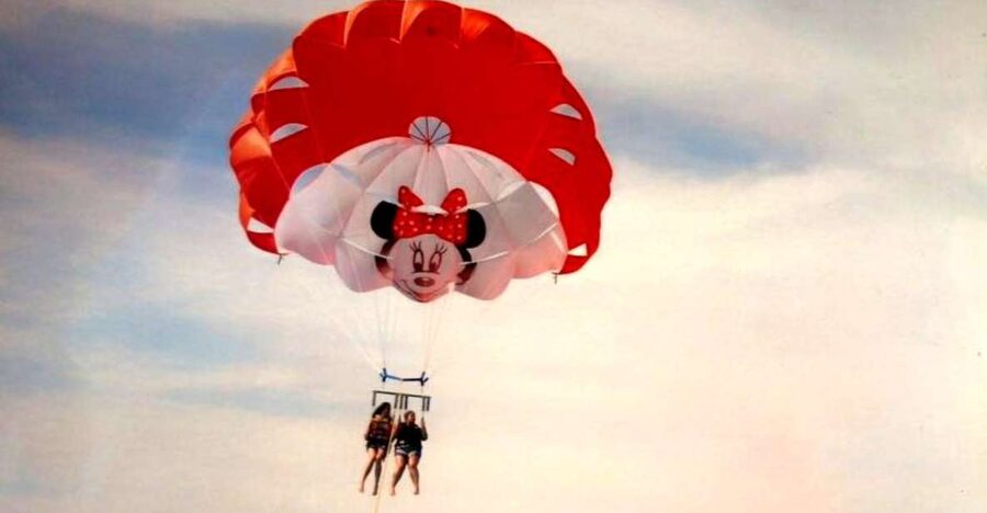 Puerto del Carmen: 10-Minute Parasailing Expereince - Key things that make this parasailing work