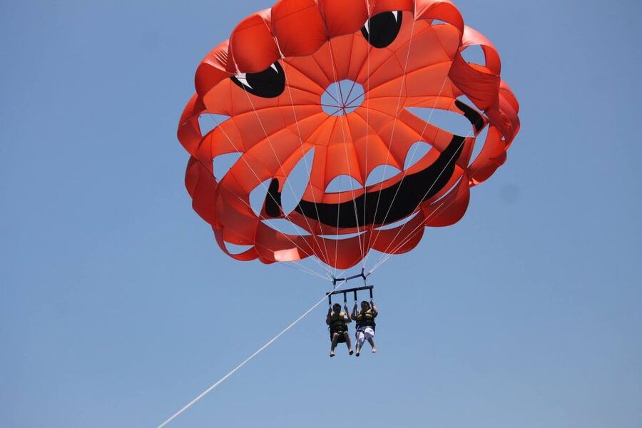 Puerto del Carmen: 10-Minute Parasailing Expereince - What the ride feels like when it’s described as smooth