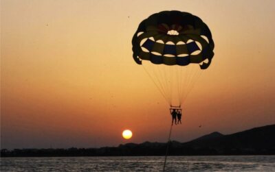 Puerto del Carmen: 10-Minute Parasailing Expereince - The takeoff and the climb to 60–80 meters over the Atlantic