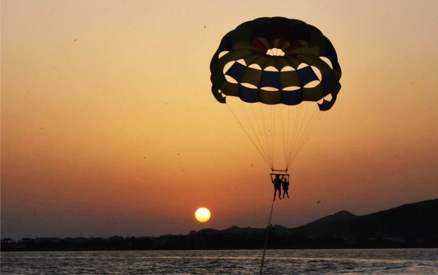 Puerto del Carmen: 10-Minute Parasailing Expereince - The takeoff and the climb to 60–80 meters over the Atlantic