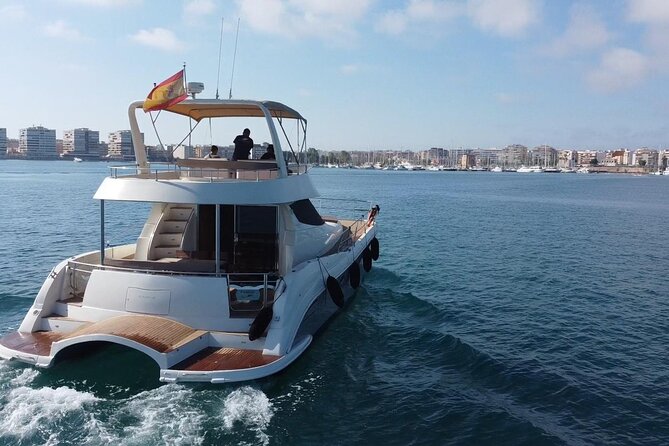 Puerto del Carmen: Catamaran Trip with Water Sports - Banana boat and donut towing: the fun that leaves you laughing