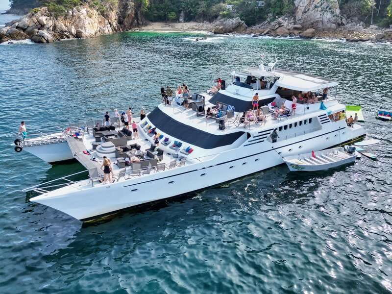 Puerto Vallarta: Yelapa Mega Yacht Cruise - Sailing the Bay of Banderas: Views, Wildlife Chances, and Whale Watching