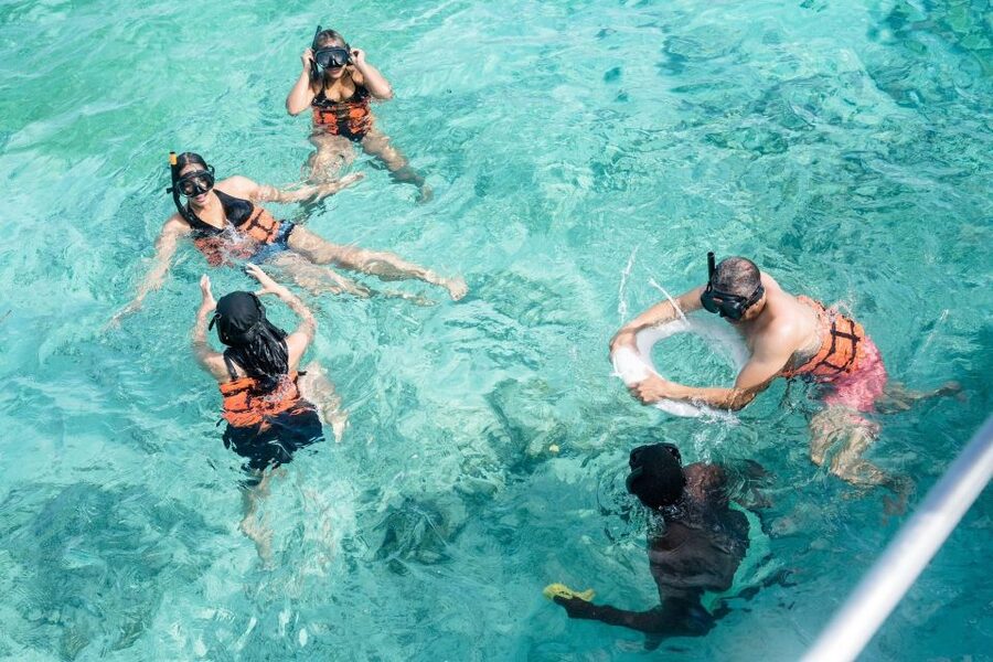 Punta Cana: Catamaran Tour with Reef Snorkeling and Open Bar - Getting On and Off Smoothly: A Small Detail That Matters