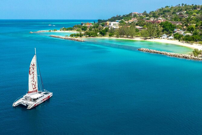 Reggae Catamaran and Snorkeling Open Bar Cruise Montego Bay - The onboard open bar and food: what unlimited means in real life