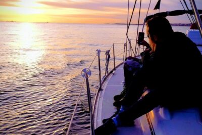 Relaxing Sailboat Cruise along the Tagus - Where you’ll start: Doca de Santo Amaro and the under-bridge vibe