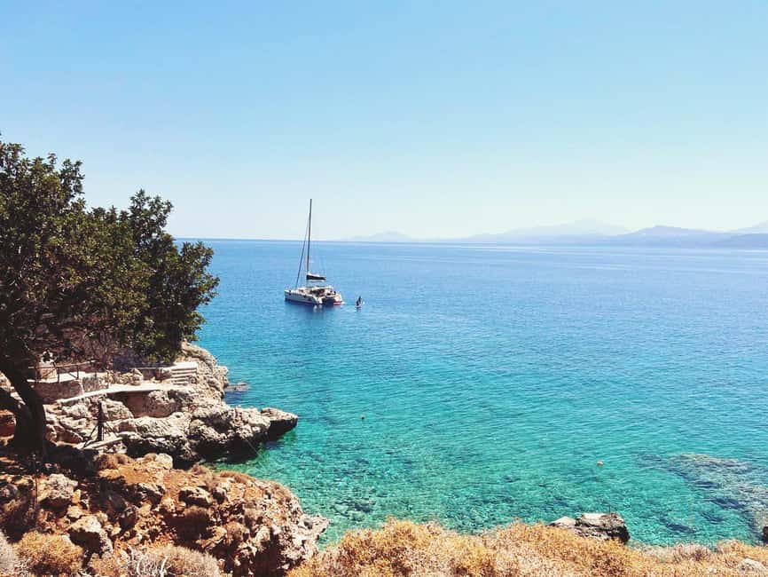 Rethymno: Sailing Catamaran Cruise with Meal & Drinks - Drinks, Refills, and the On-Deck Vibe