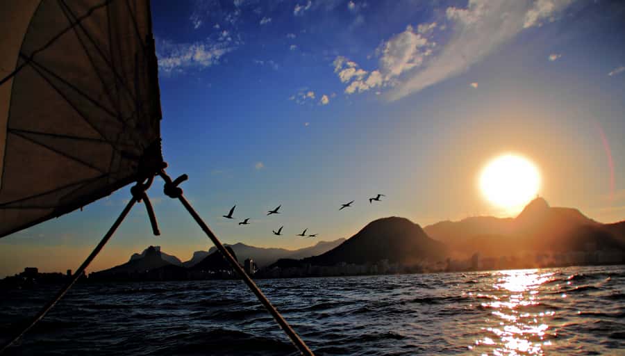 Rio de Janeiro: Guanabara Bay Sunset Sailing Tour & Drinks - The Cruise Route: Sugarloaf, Corcovado Views, and the Bay at Golden Hour