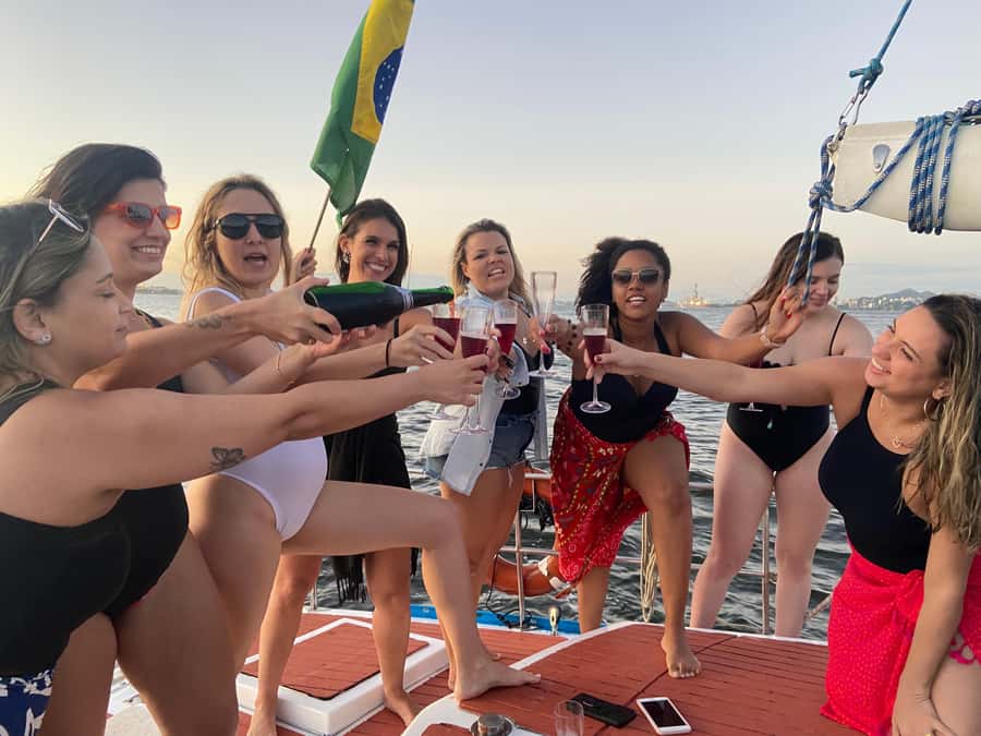 Rio de Janeiro: Sunset Sailboat Tour with Open Bar - The route and the views: Corcovado, Flamengo, and that Rio glow