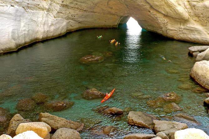 Round of Milos and Poliegos Sailing boat snorkelling cruise - Poliegos: Galazia nera blue waters and a quick try at stand-up paddle
