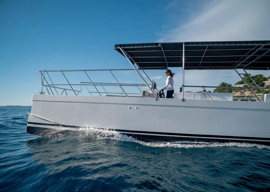 Rovinj: Sunset & dolphin group tours with Catamaran - Where You Meet in Rovinj: ACI Marina and the Delfin Pier