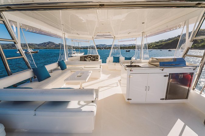 Royal Charters: The Premier Yacht Charter in Costa Rica - Stop at the coast and fishing time: mahi and tuna hopes, no pressure