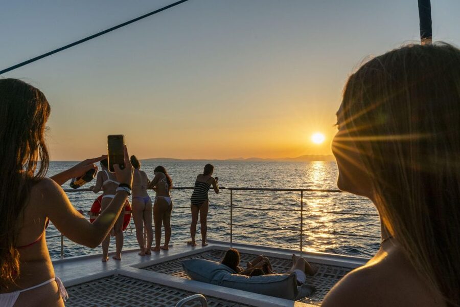 S'Arenal: Sunset Catamaran Cruise with BBQ - BBQ onboard: what you actually eat and how it fits the evening