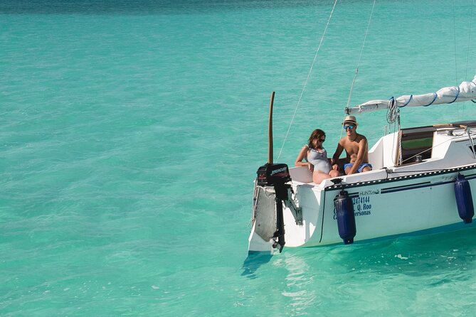 Sailboat tour across the seven colors lagoon in Bacalar - Emerald cenote: lighter water, close-up swim time
