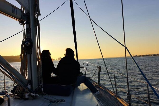 Sailboat Tour in Lisbon with drinks included | Morning and Sunset - Comfort tips for a 2-hour sail on a breezy river