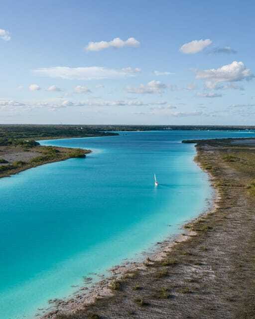 Sailboat tour in the seven colors lagoon of Bacalar - Swimming in Bacalar: how to plan your body and your comfort