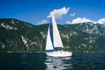 Sailing Experience on Lake Como with Private Skipper - Meeting in Bellagio: where to go and how to avoid a last-minute scramble