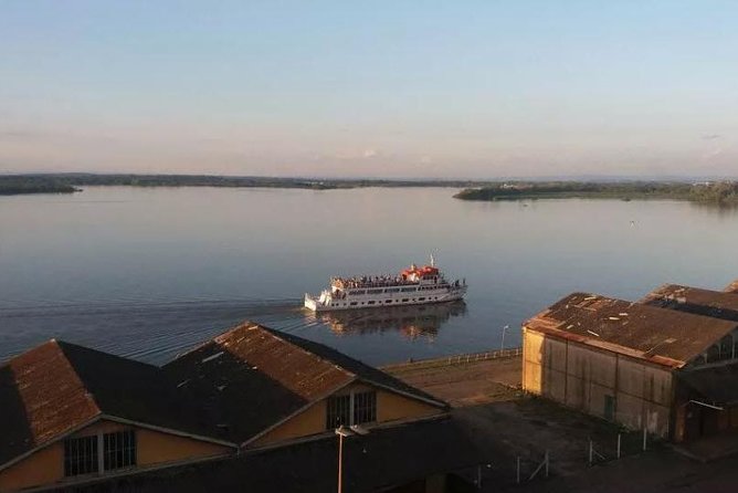 Sailing in Guaíba with White Swan Boat - Porto Alegre - From Cais do Porto to the White Swan: getting on board without stress