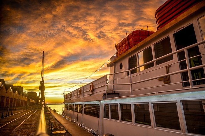 Sailing in Guaíba with White Swan Boat - Porto Alegre - Price and value for $12.74: what you’re really paying for