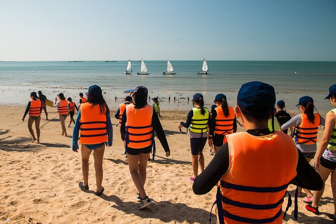 Sailing lessons - Boats, equipment, and what “support” looks like at MANTA