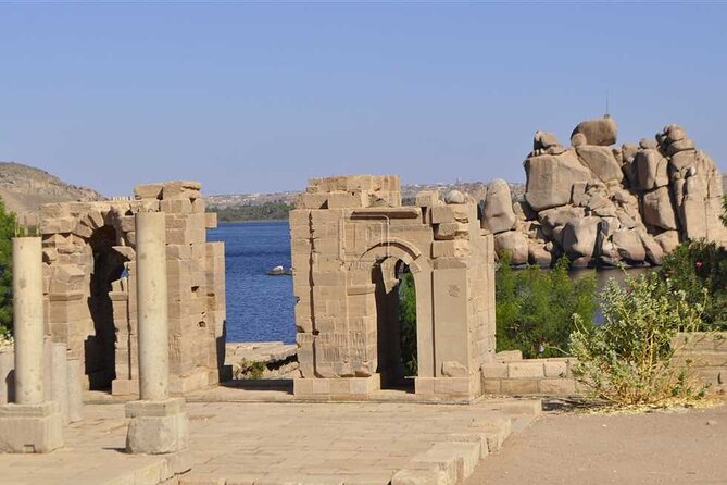 Sailing Nile Cruise from Aswan to Luxor for 2 Nights - Cabin and food: what 5-star should mean on the Nile
