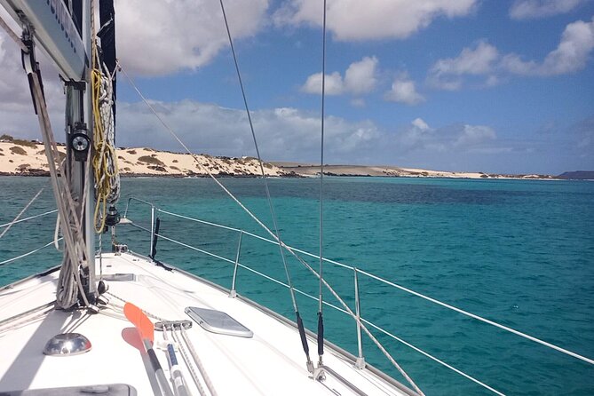 Sailing tour around the Lobos Island Natural Park / 4h - What the Small-Boat Format Actually Does for Your Day
