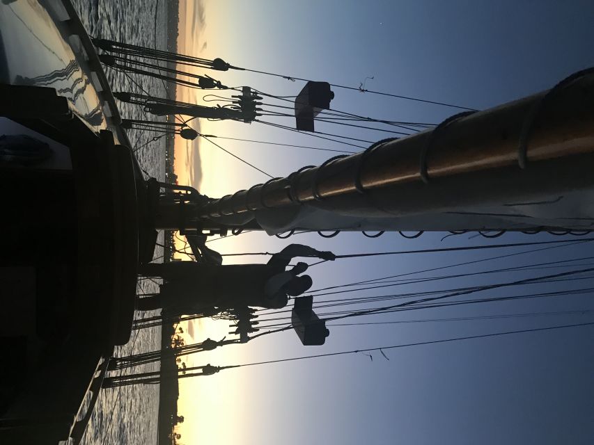 San Diego: Classic Yacht Sailing Experience - Shared or private sail: choosing the right vibe