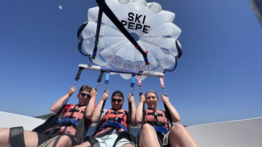Santa Eulària des Riu: Parasailing Boat Cruise with Drinks - Safety and harness time: what to expect and what to bring mentally