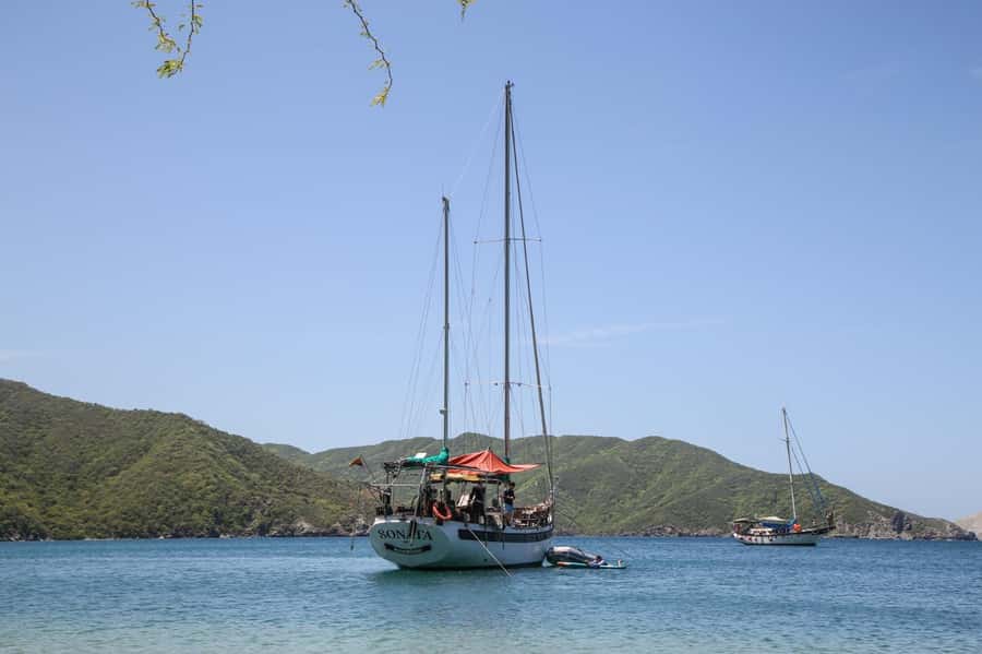 Santa Marta: Sailboat day tour to Tayrona Park - Snorkel and SUP time: what’s included (and what to bring)