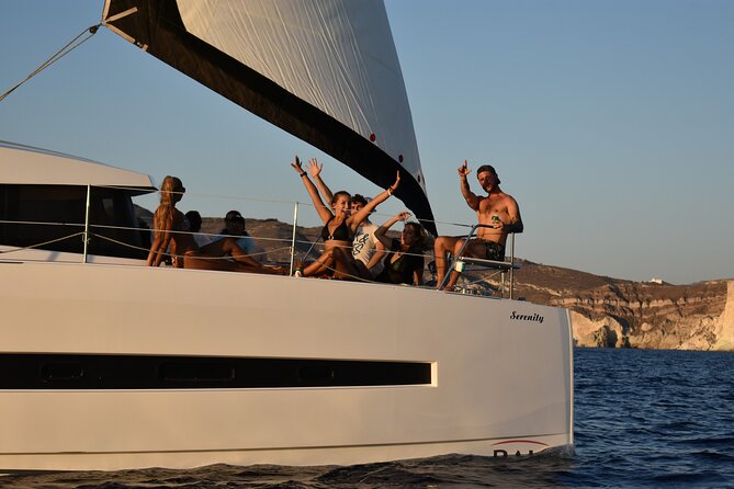 Santorini Catamaran Cruise with Fresh Meal and Open Bar - Key things I’d prioritize before you book