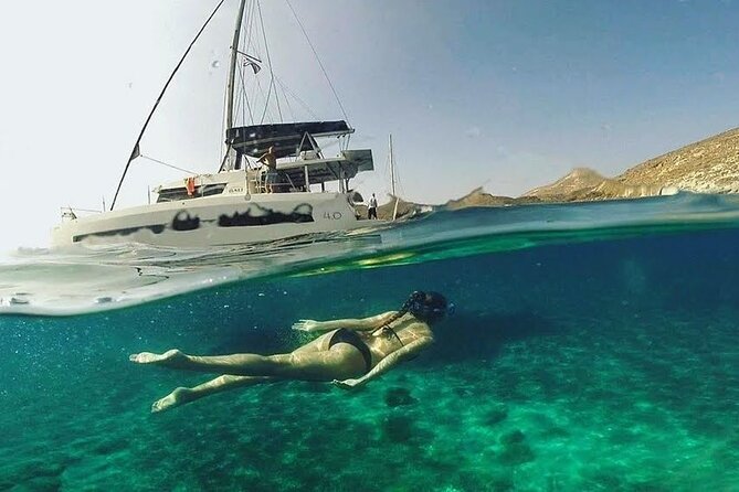 Santorini Catamaran Cruise with Fresh Meal and Open Bar - Palea Kameni Hot Springs Swim: Sulfur-Warm Water in the Caldera